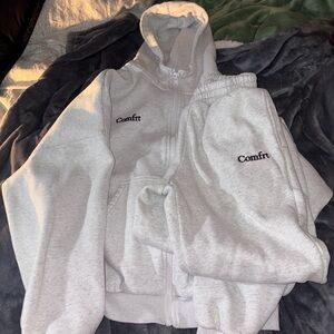 Comfrrt set 
Adult xs 
Very good condition